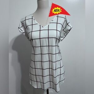 NWT. Blouse Short Sleeve